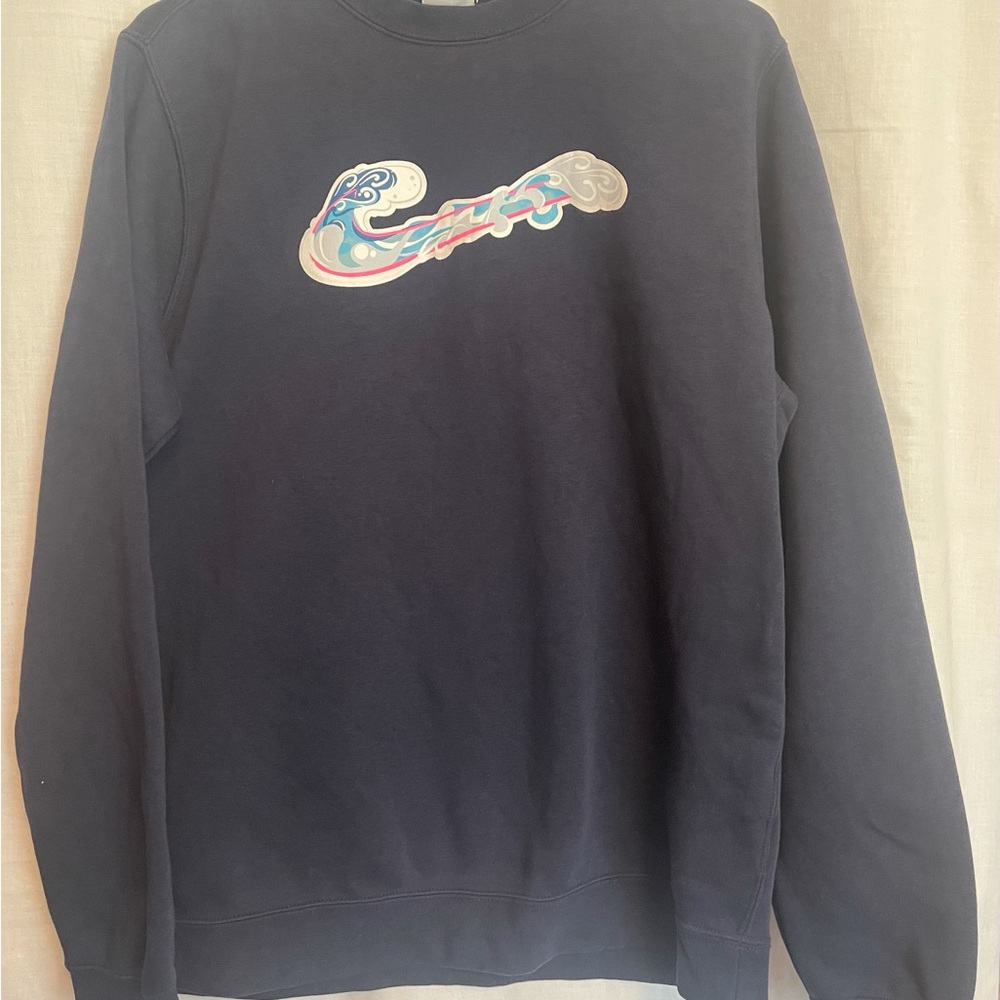 Women’s club fleece crew with wave swoosh logo